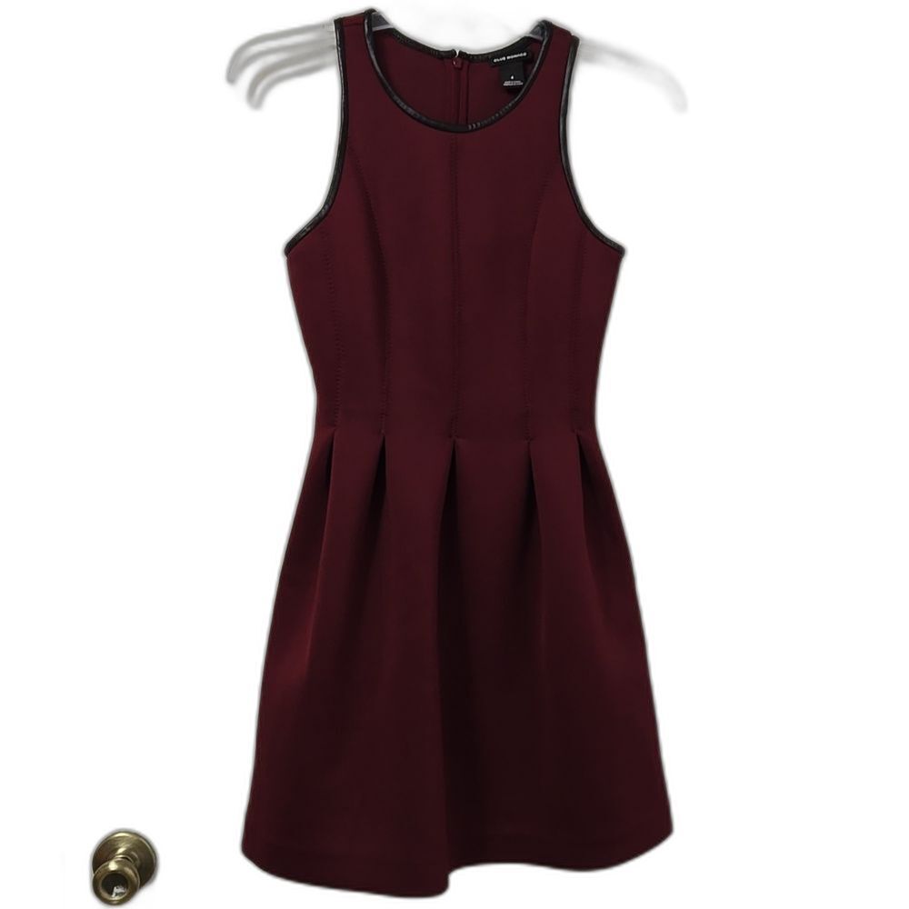 Club Monaco Neoprene Scuba Fit and Flare Pleated Dress Burgundy Leather Trim 4